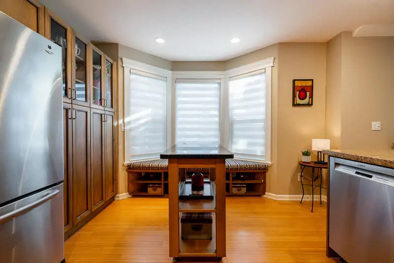106 101 PARKSIDE DRIVE - photo 3 of 39