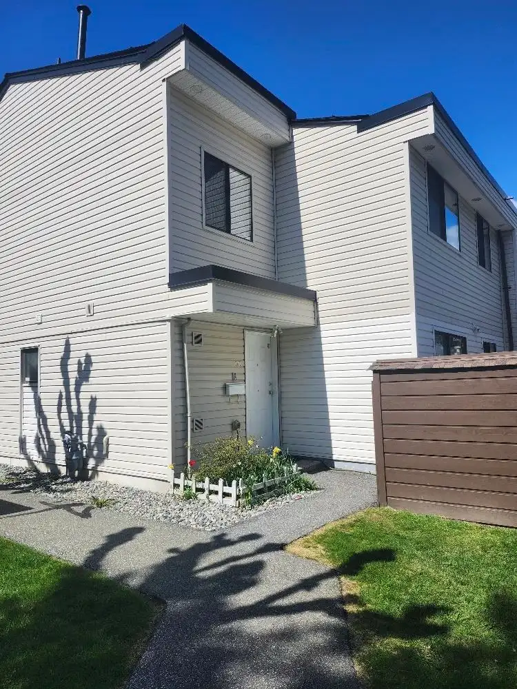 121 14159 104 AVENUE - photo 1 of 36