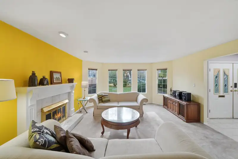 2915 CHARLES STREET - photo 4 of 36