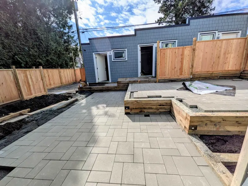 918 E 16TH AVENUE - photo 2 of 10