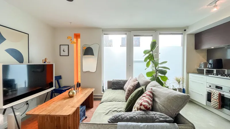 310 150 E CORDOVA STREET - photo 4 of 21