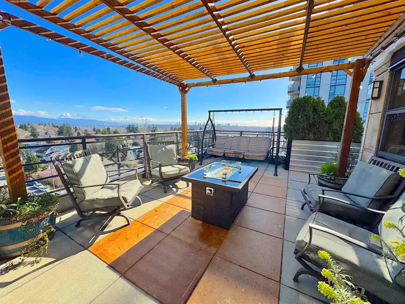 802 306 SIXTH STREET - photo 1 of 25