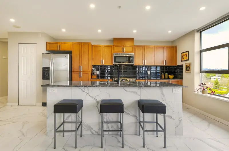 802 306 SIXTH STREET - photo 3 of 25