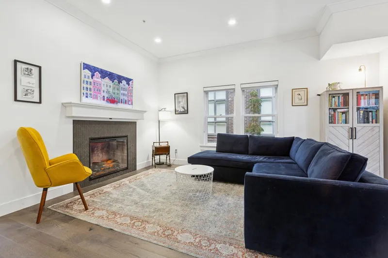 612 BRANTFORD STREET - photo 2 of 25