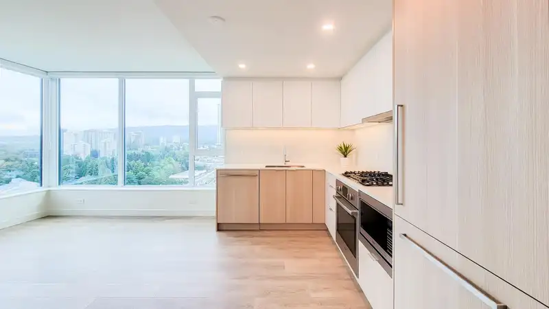 1604 308 ALDERSON AVENUE - photo 3 of 22
