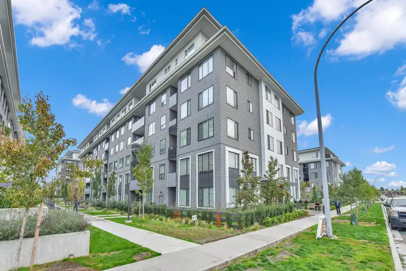 304 15825 85 AVENUE - photo 1 of 35