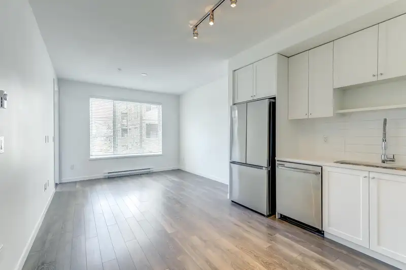 215 15825 85 AVENUE - photo 2 of 29