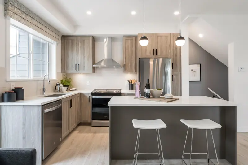 9 8433 203A STREET - photo 2 of 18