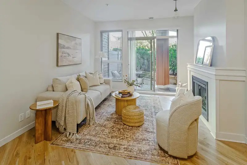 101 1153 KENSAL PLACE - photo 1 of 19