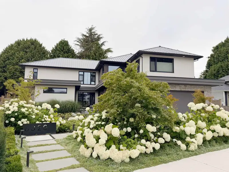 6320 YEATS CRESCENT - photo 2 of 24