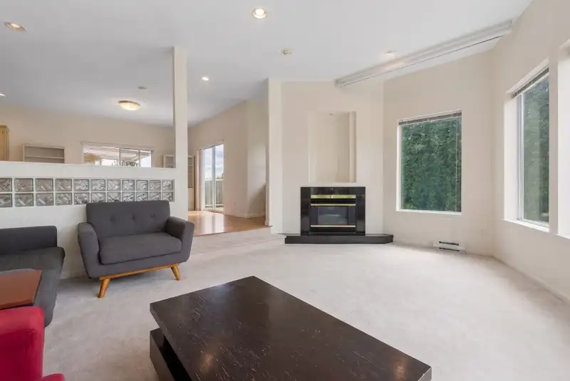 1620 FELL AVENUE - photo 4 of 40