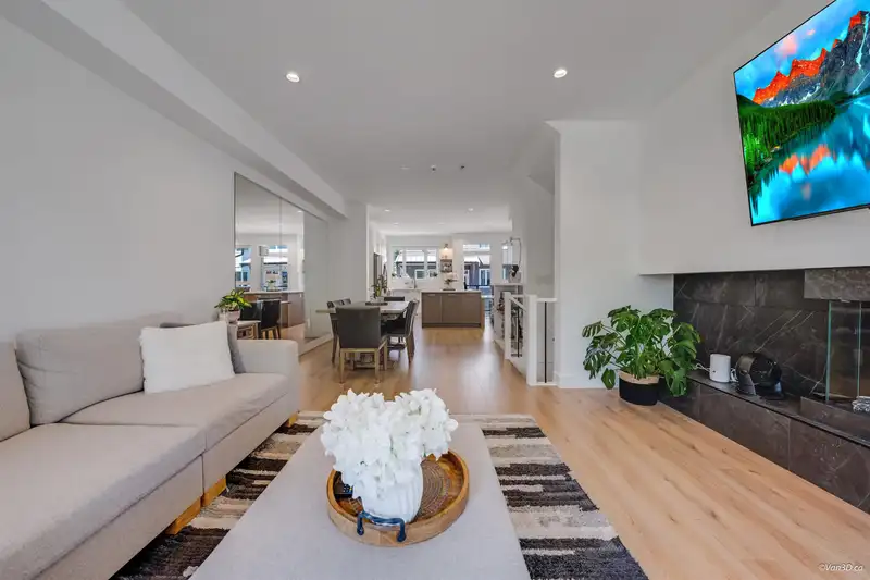33 15030 28 AVENUE - photo 2 of 40