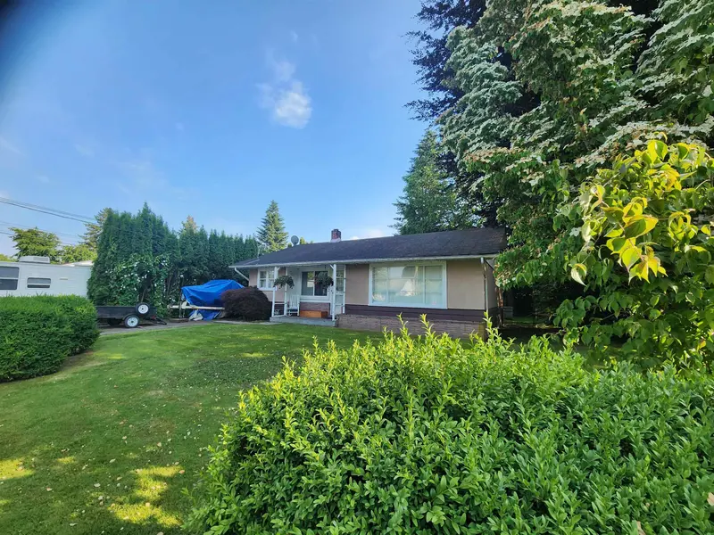 45402 KIPP AVENUE - photo 2 of 5