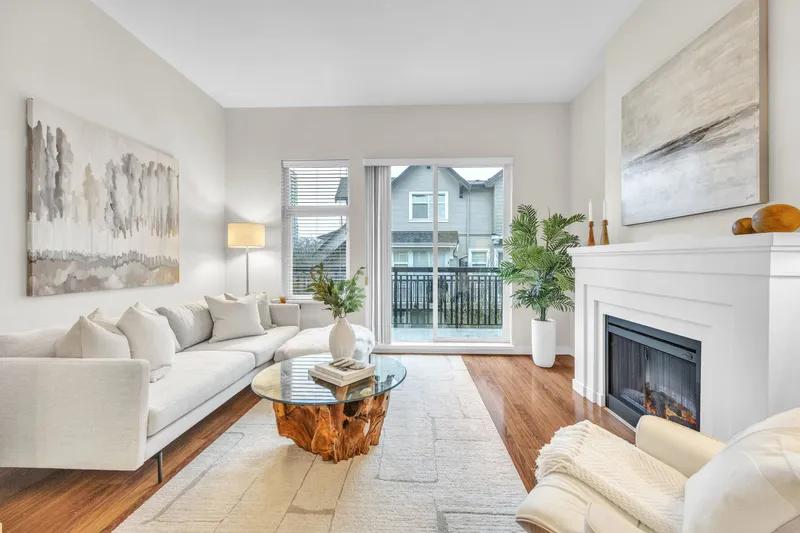 717 PREMIER STREET - photo 1 of 25