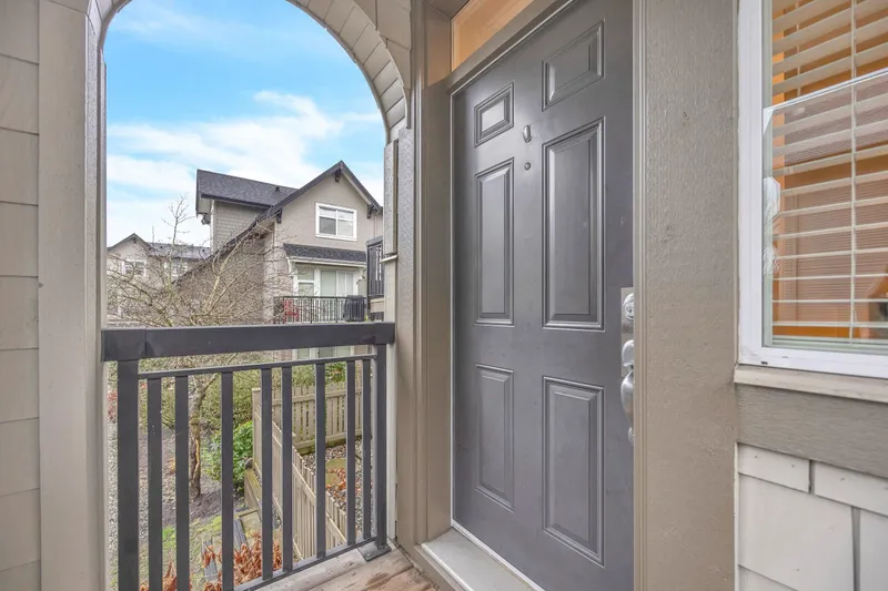 717 PREMIER STREET - photo 3 of 25