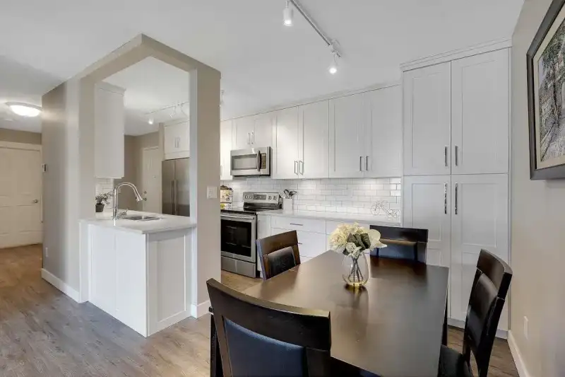203 2239 152 STREET - photo 1 of 39