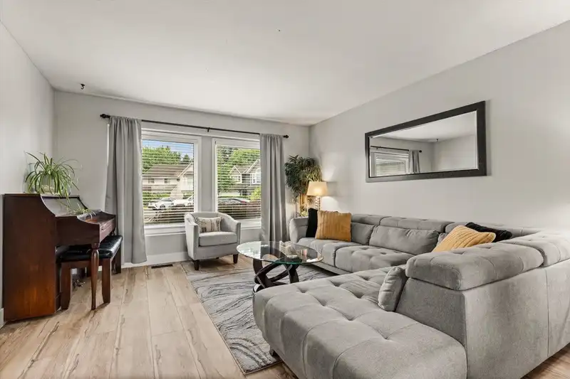 44756 LANCASTER DRIVE - photo 4 of 40