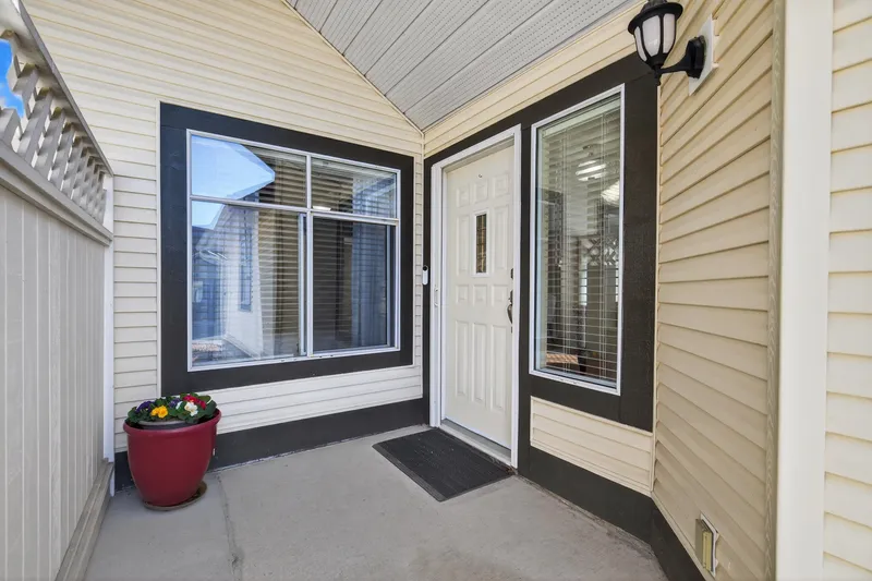 53 19649 53 AVENUE - photo 3 of 25