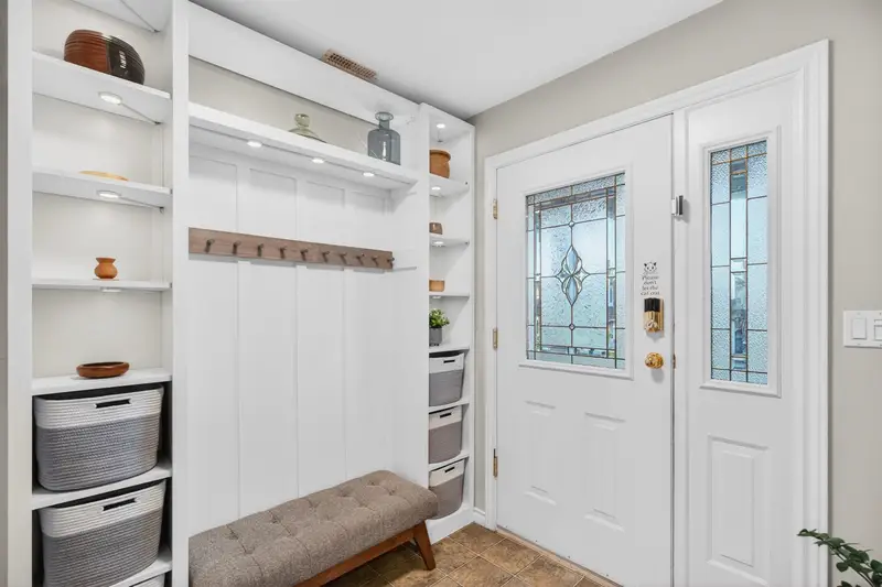 21628 47A AVENUE - photo 3 of 25