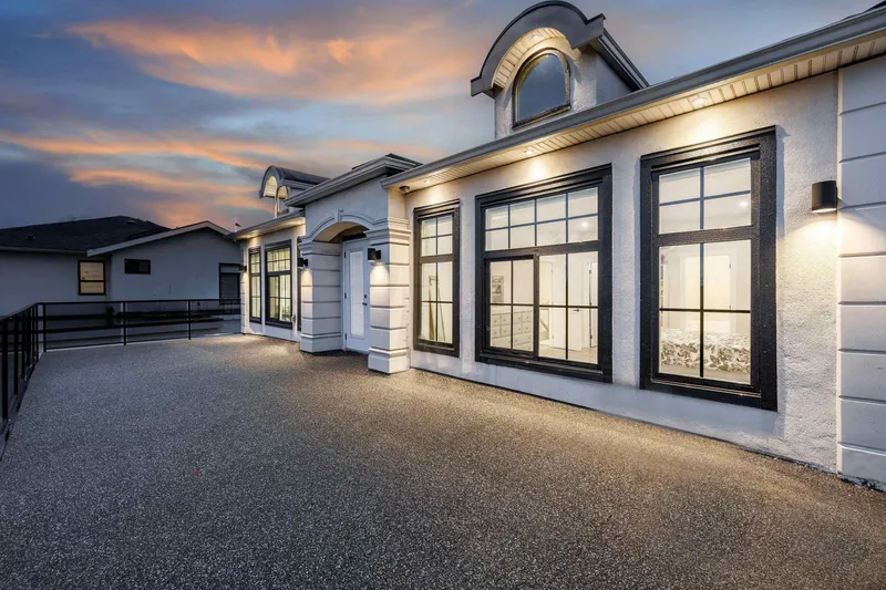 8069 124 AVENUE - photo 2 of 25