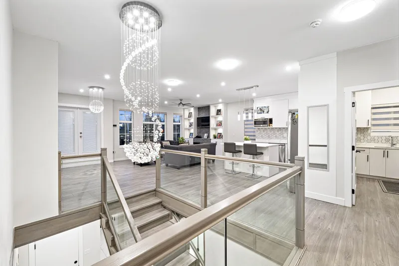 8069 124 AVENUE - photo 4 of 25