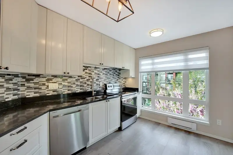 301 2335 WHYTE AVENUE - photo 2 of 35