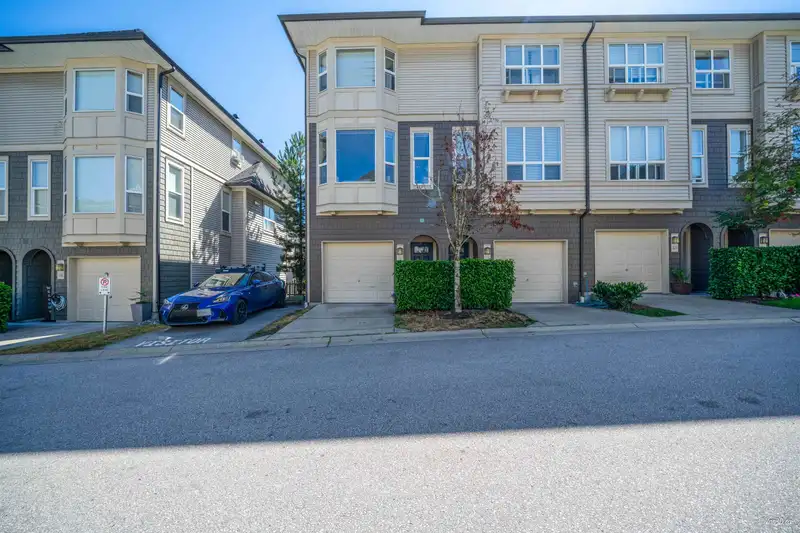 63 7938 209 STREET - photo 2 of 40