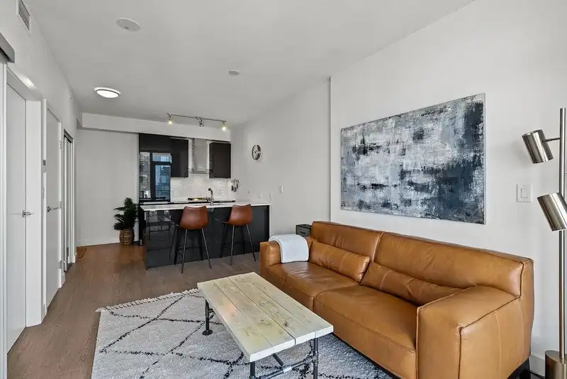 3301 1283 HOWE STREET - photo 2 of 30