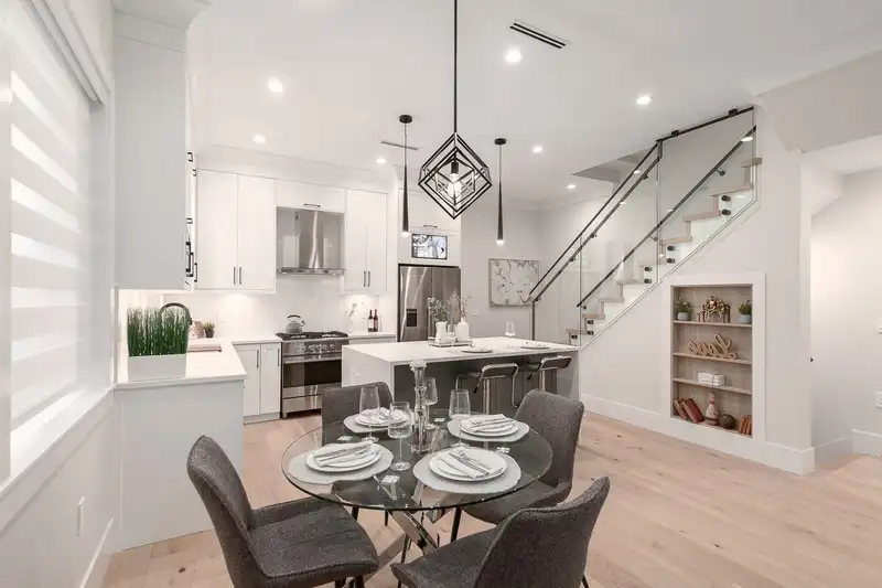 1564 E 10TH AVENUE - photo 4 of 27