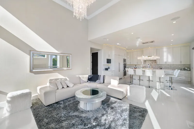 3852 156A STREET - photo 4 of 25