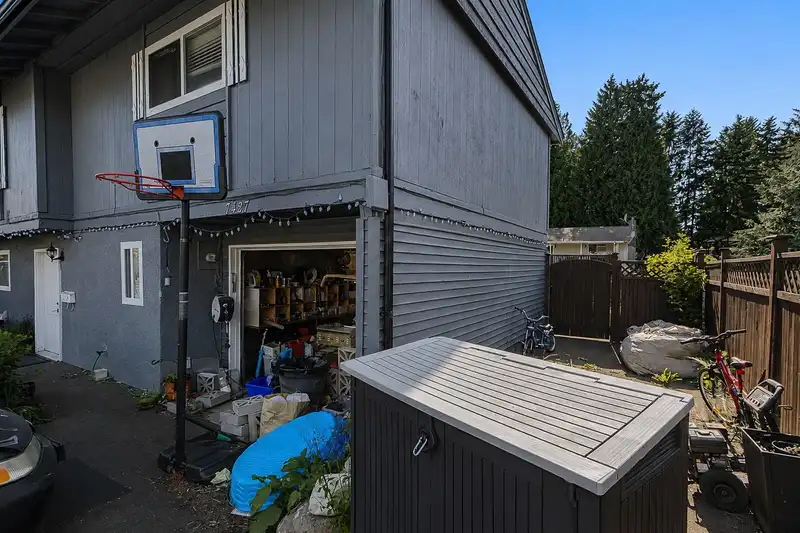 7427 115 STREET - photo 4 of 23