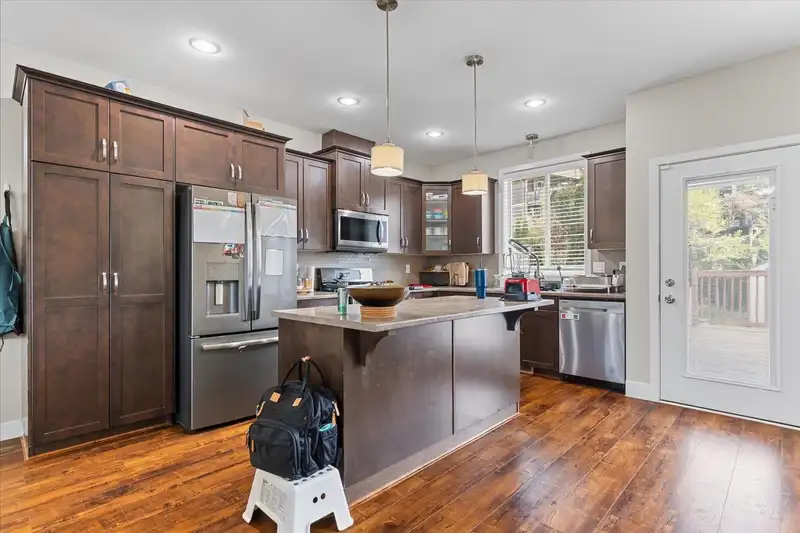 51106 SOPHIE CRESCENT - photo 4 of 40