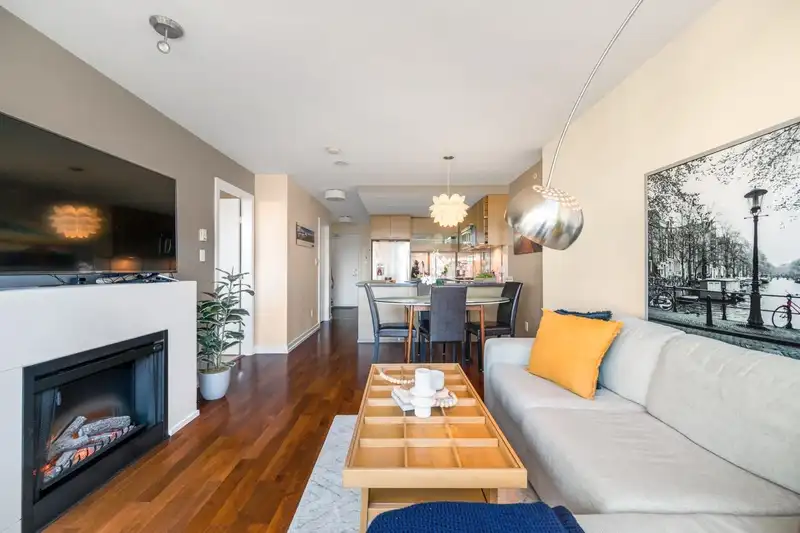 302 1690 W 8TH AVENUE - photo 3 of 24