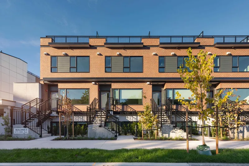 121 471 W 28TH AVENUE - photo 4 of 13