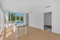 202 7333 MURDOCH AVENUE - thumbnail 8