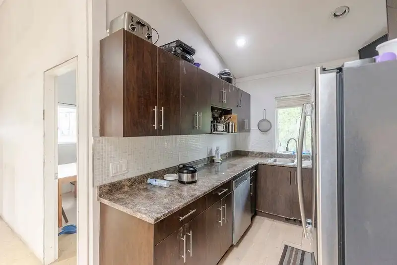 12769 114B AVENUE - photo 4 of 23