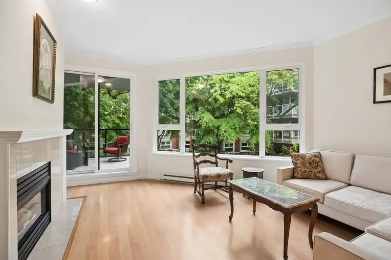225 1150 QUAYSIDE DRIVE - photo 2 of 30