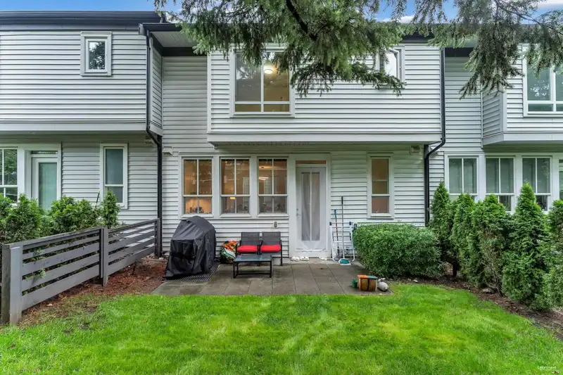 61 15828 27 AVENUE - photo 2 of 34