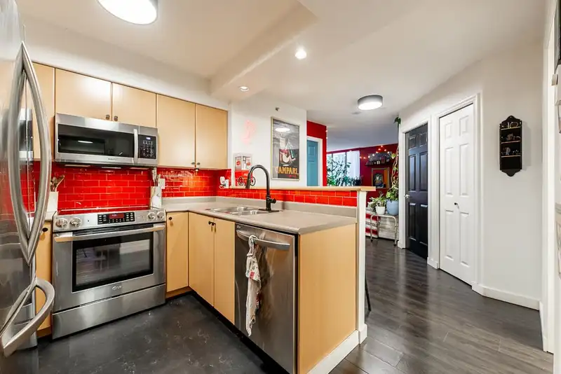 706 680 CLARKSON STREET - photo 4 of 32
