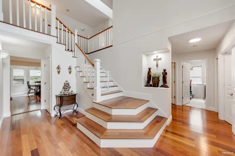 128 PARKSIDE DRIVE - photo 3 of 38