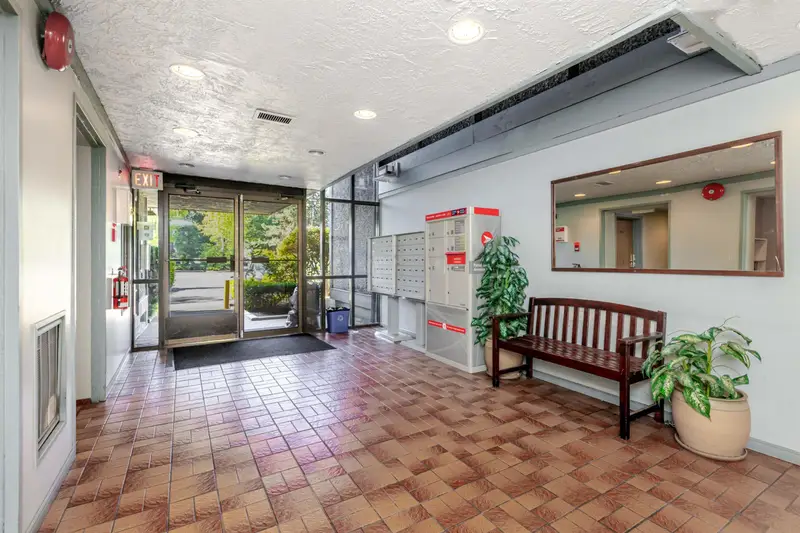 316 13507 96 AVENUE - photo 4 of 25