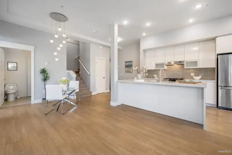 86 7811 209 STREET - photo 1 of 22