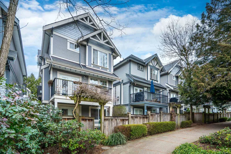 14 20589 66 AVENUE - photo 3 of 25