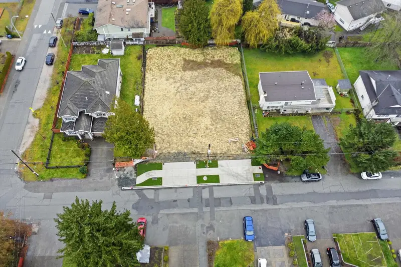 9270 125 STREET - photo 4 of 4