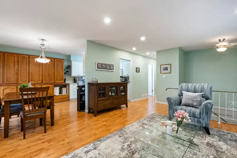 4 32925 GEORGE FERGUSON WAY - photo 4 of 36