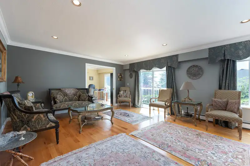 2362 WESTHILL DRIVE - photo 3 of 39