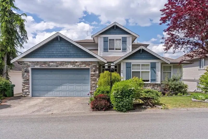 4 3532 MCKINLEY DRIVE - photo 1 of 33