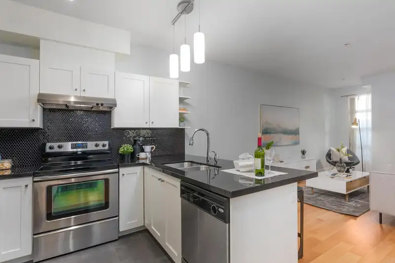 108 738 E 29TH AVENUE - photo 4 of 15