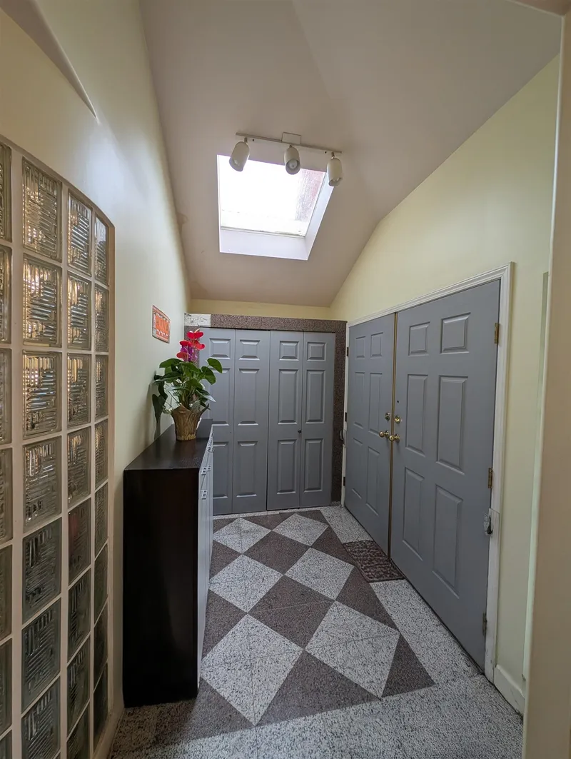 2935 E 17TH AVENUE - photo 2 of 25