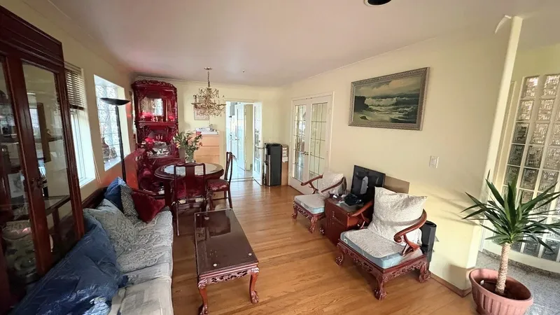 2935 E 17TH AVENUE - photo 4 of 25